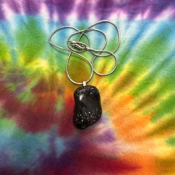 Hand Design Stone - Picture 7 of 16